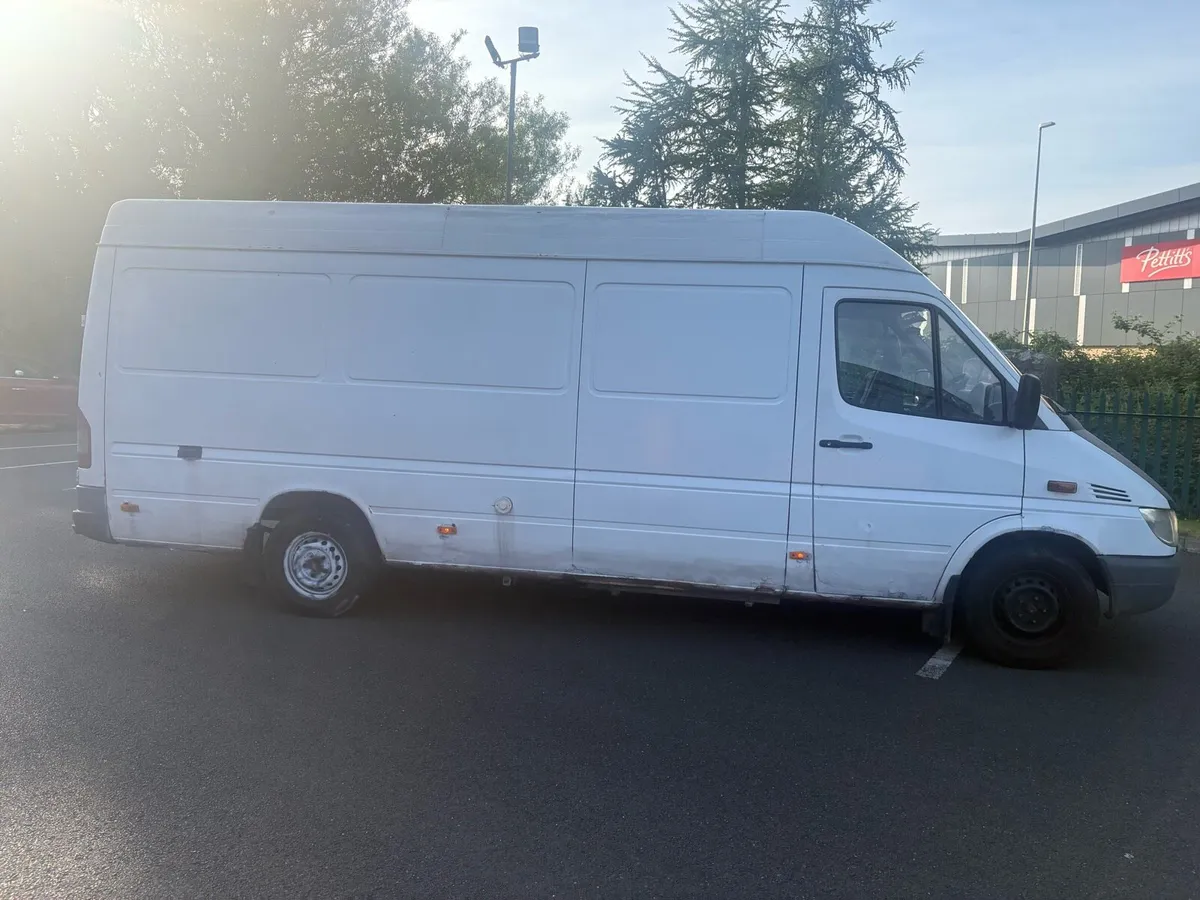Mercedes sprinter camper - Image 3