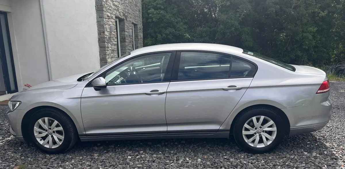 Car - Image 4