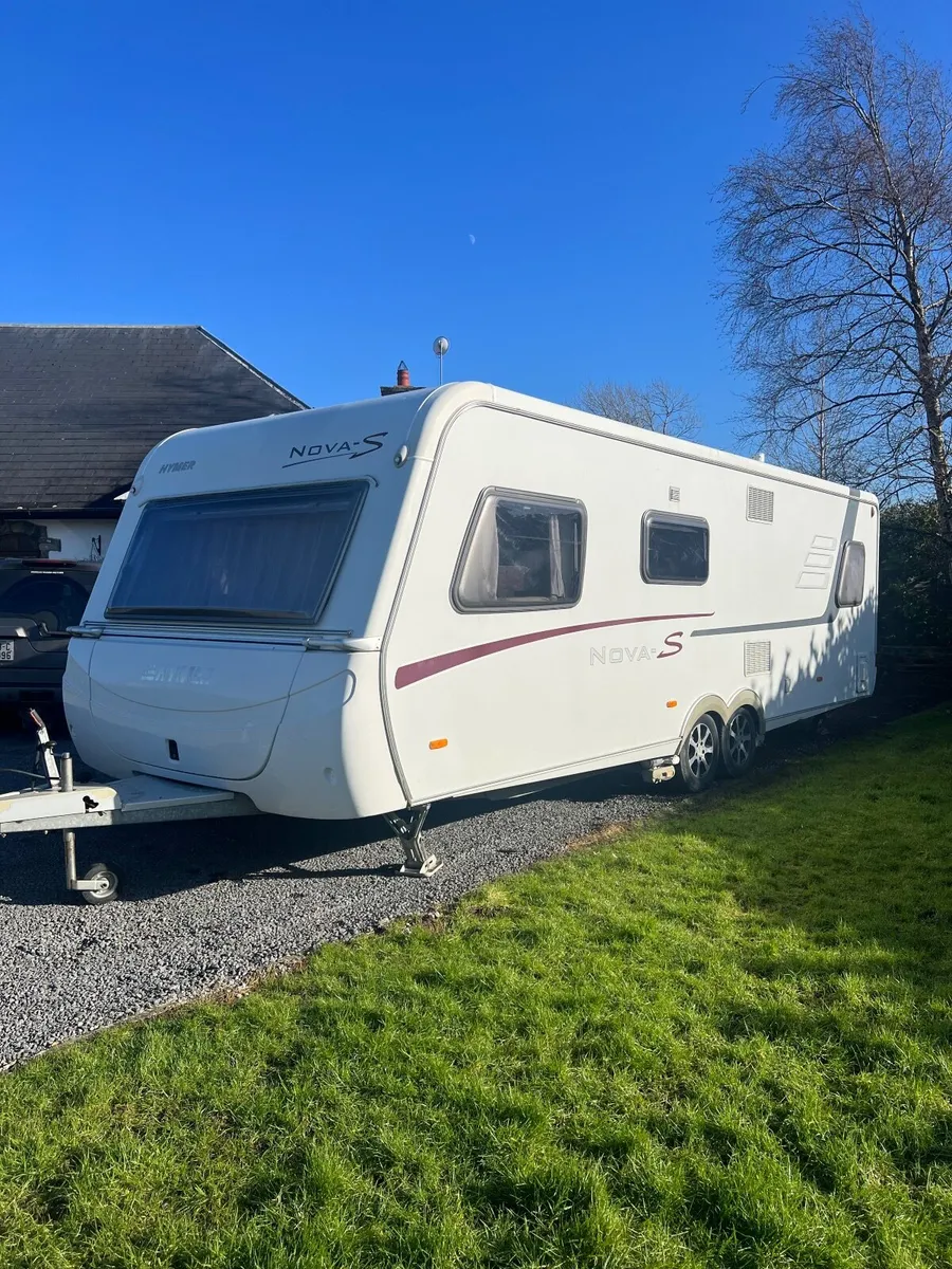 Caravan fixed bed Hymer - Image 2