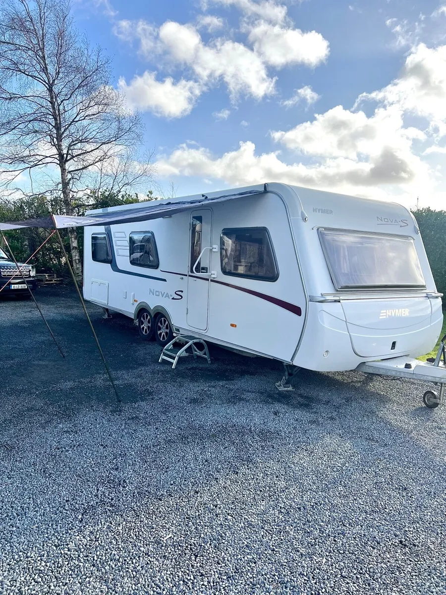 Caravan fixed bed Hymer - Image 1