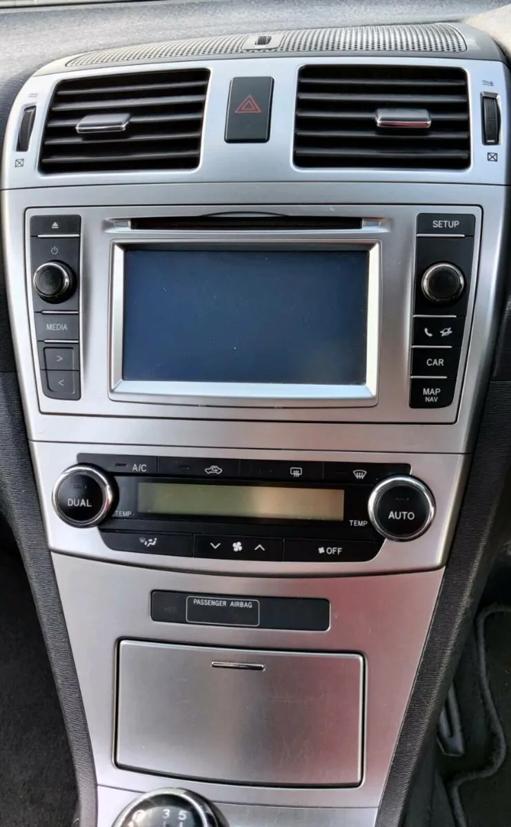 Toyota Avensis - Image 2