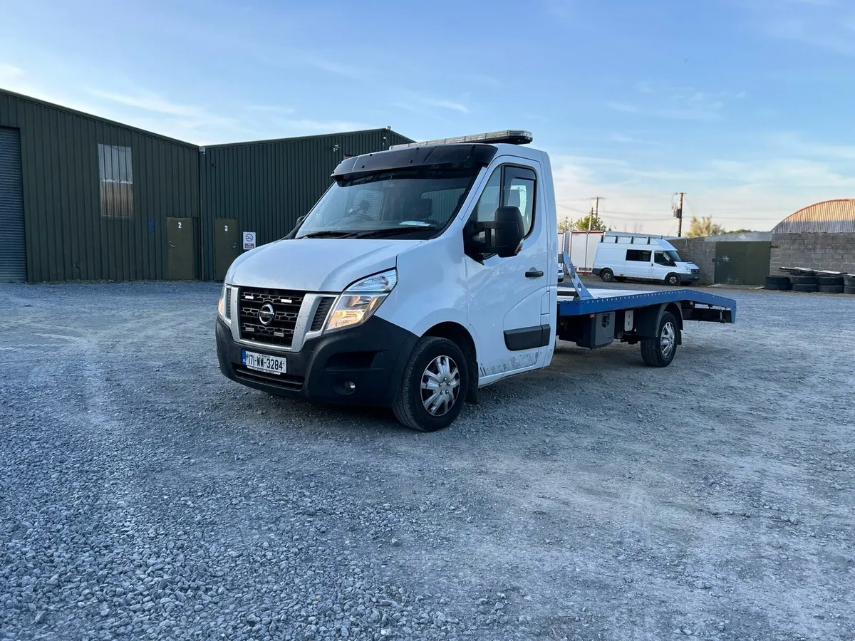 2017 Nissan nv400 Recovery truck - Image 2