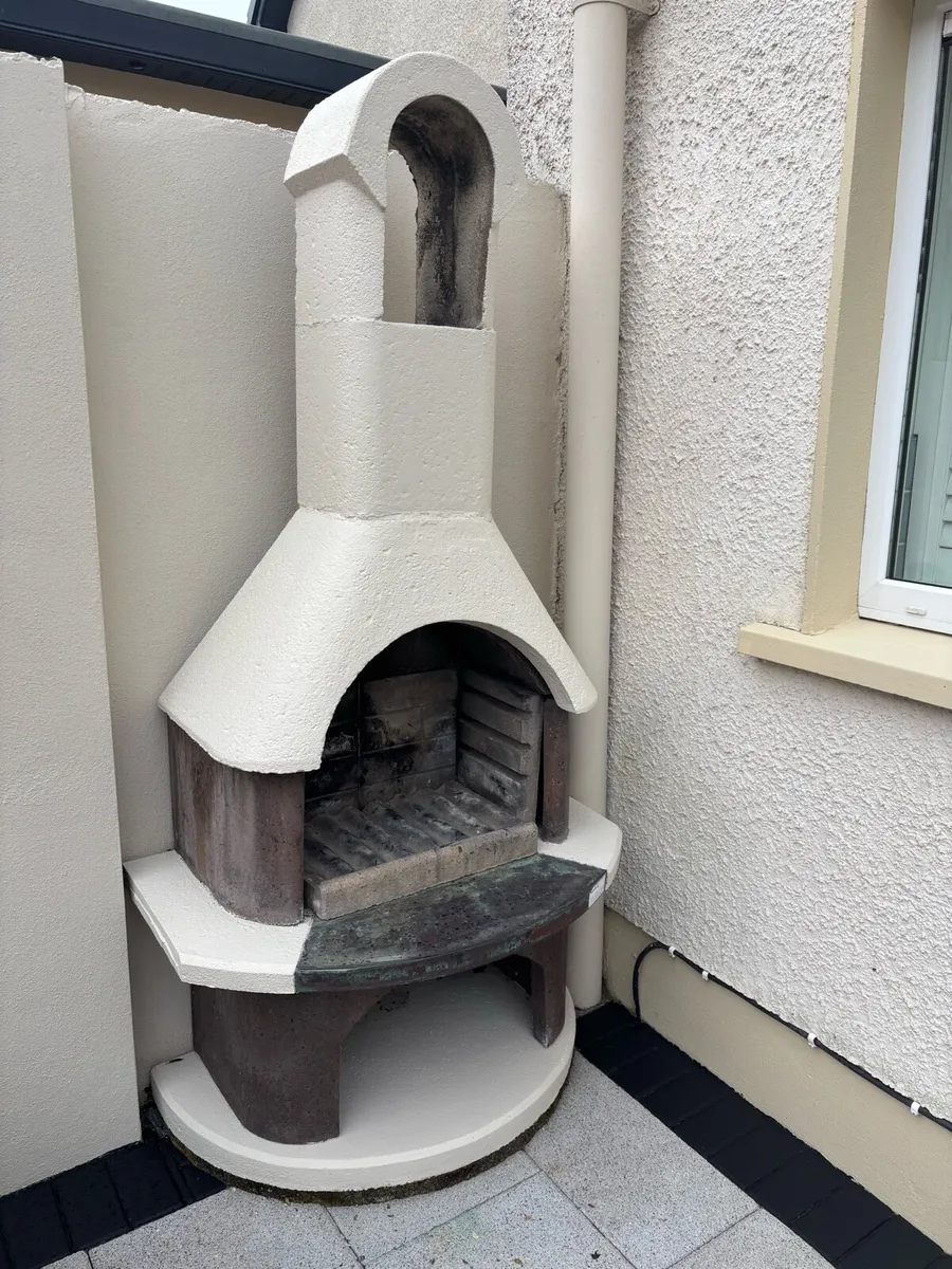 Buschbeck BBQ\Fireplace - Image 1