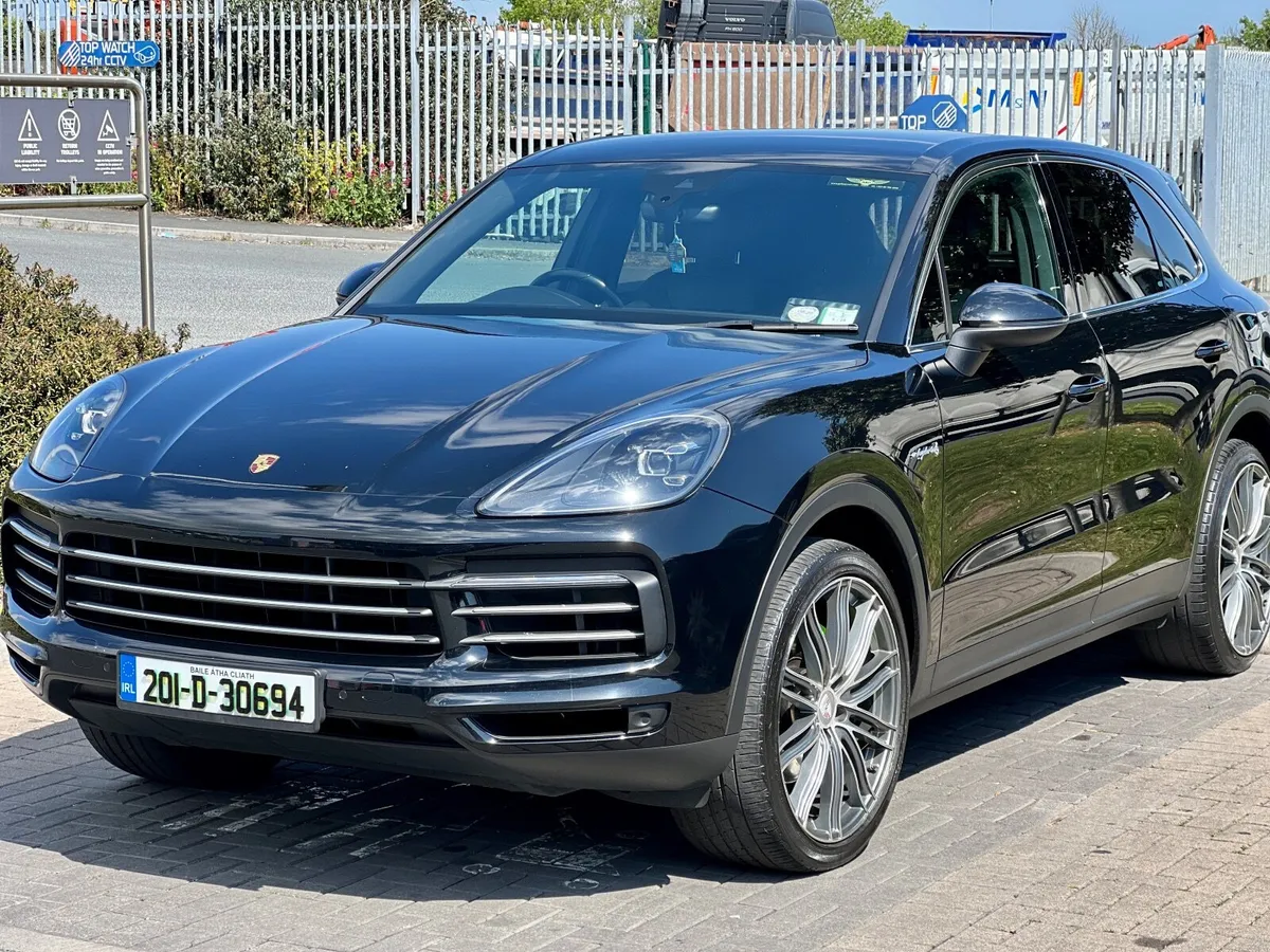 Porsche Cayenne 2020 Hybrid 555 hbp - Image 1