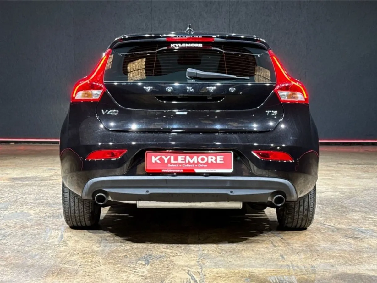 Volvo V40 1.5 Automatic - T3 SE - Full Black Leat - Image 4