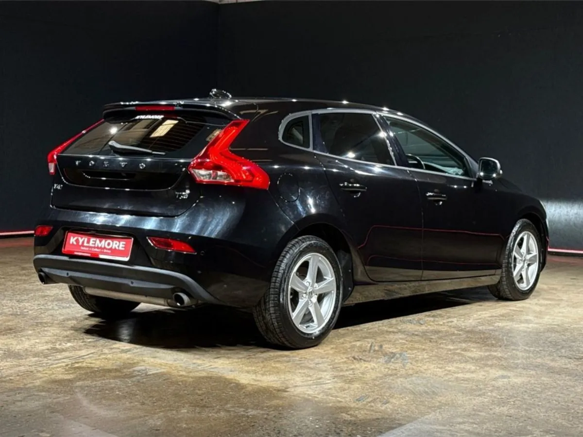 Volvo V40 1.5 Automatic - Upgraded Alloys - Rever - Image 3