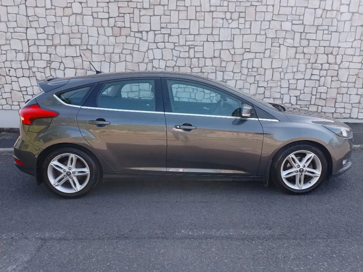Ford Focus 5DR 1.5td 95ps 6spd 4DR - Image 2