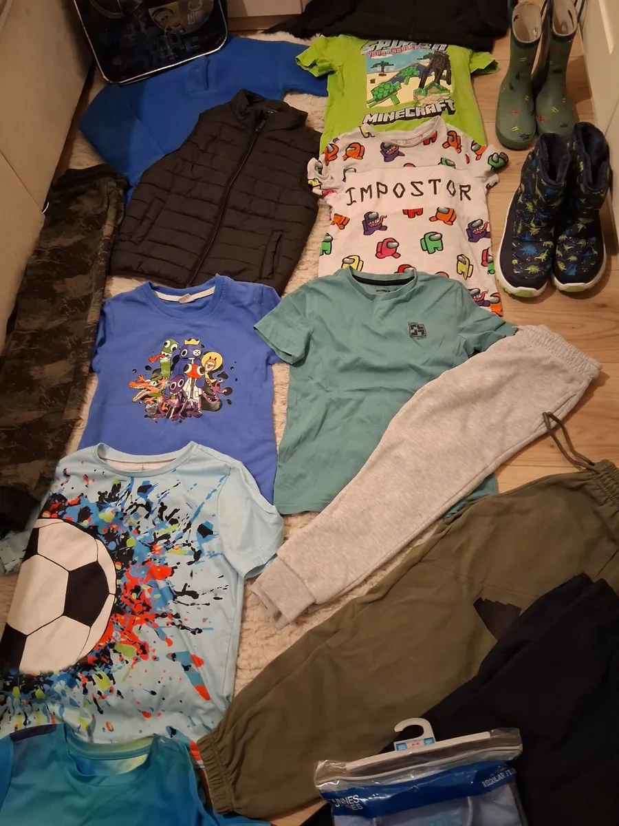 Clothes bundle 7-8 years old. - Image 3