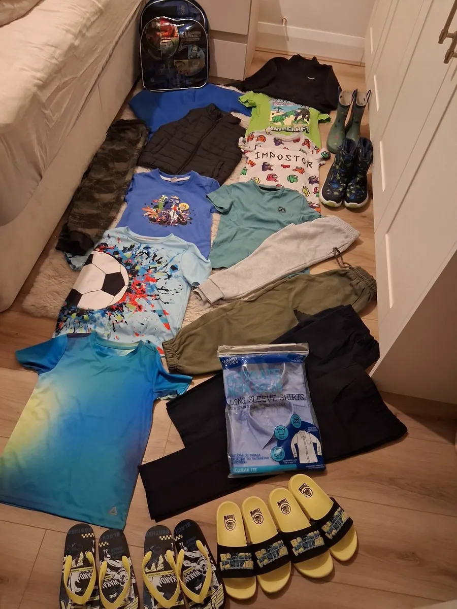 Clothes bundle 7-8 years old. - Image 1