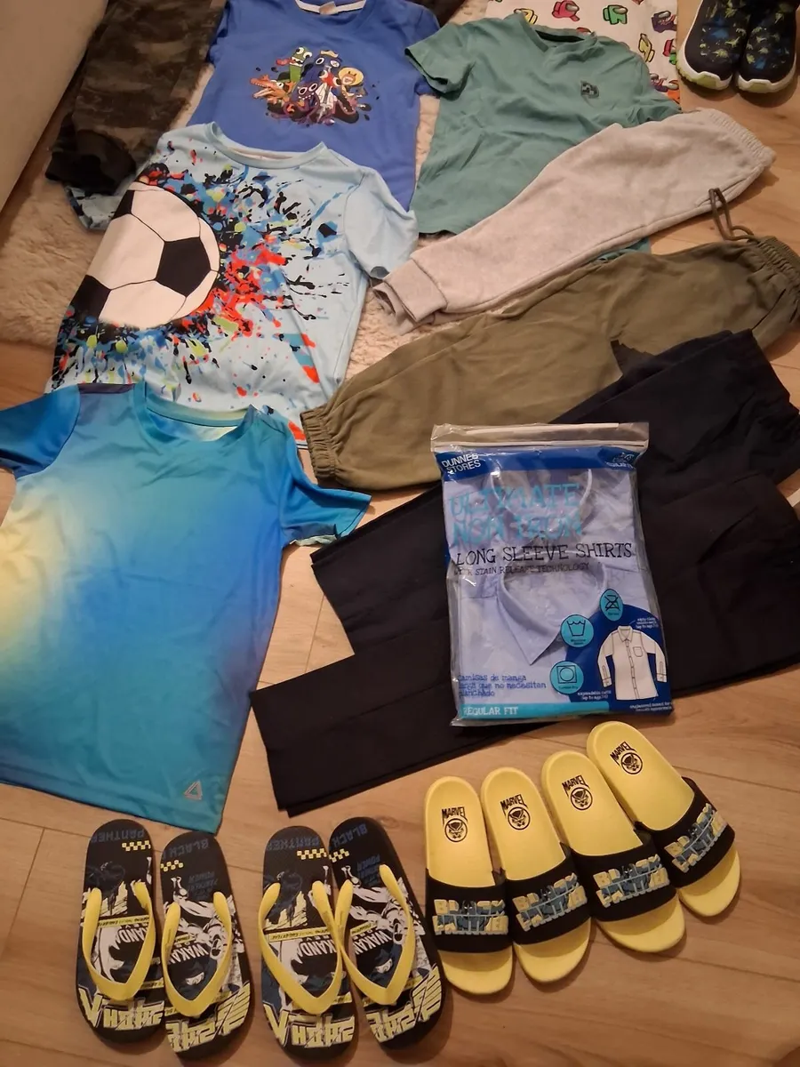 Clothes bundle 7-8 years old. - Image 4