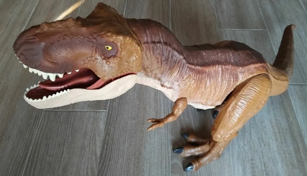 Mattel Jurassic World Colossal T-Rex Dinosaur - Image 2
