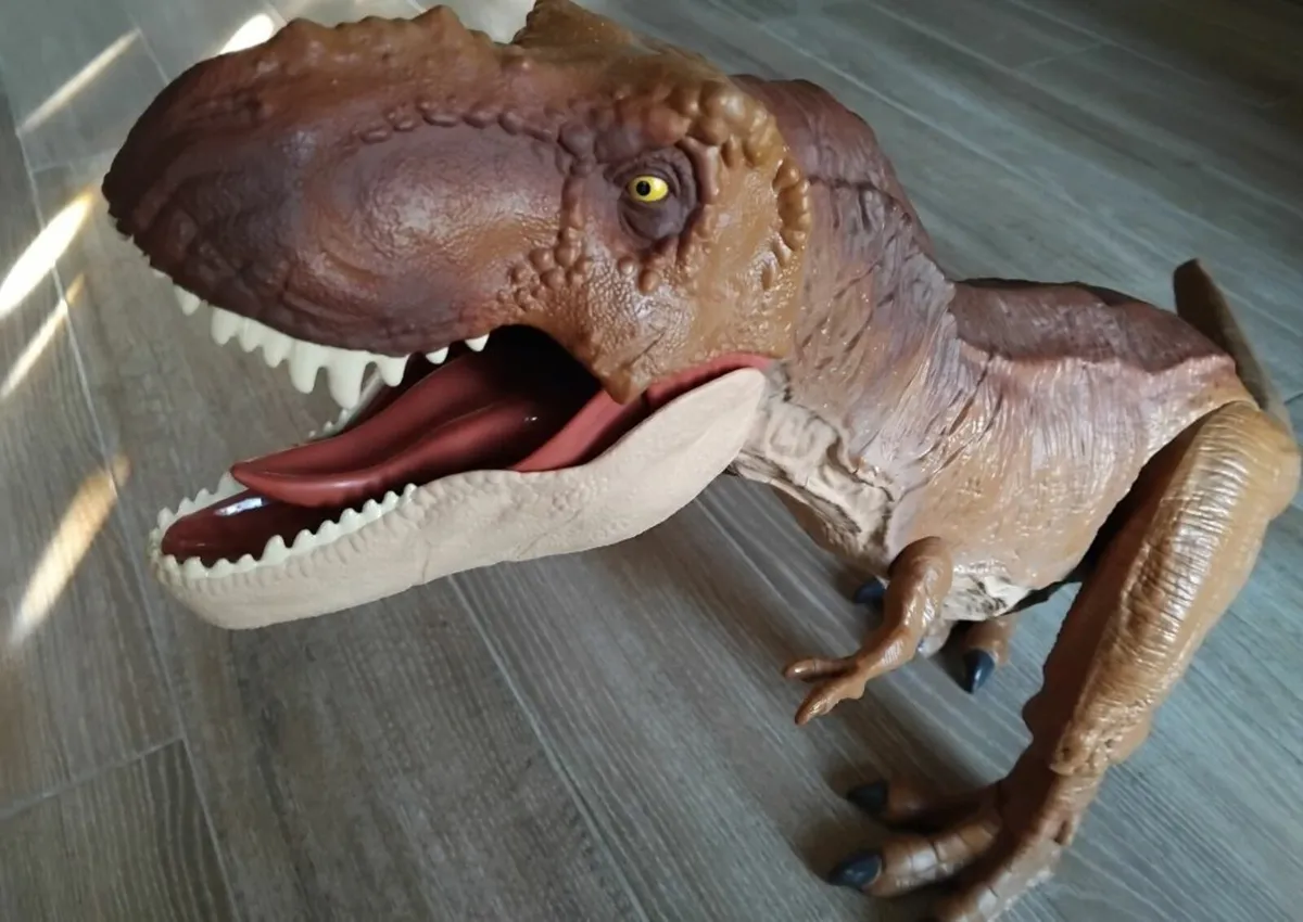 Mattel Jurassic World Colossal T-Rex Dinosaur - Image 4