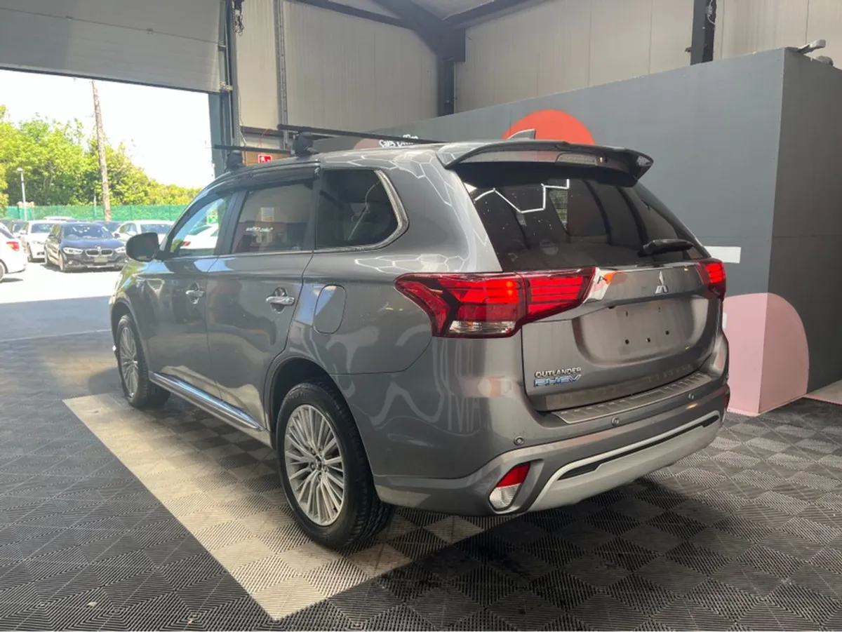 Mitsubishi Outlander 2.4 Hyrbid / 83k KMs / Heate - Image 4