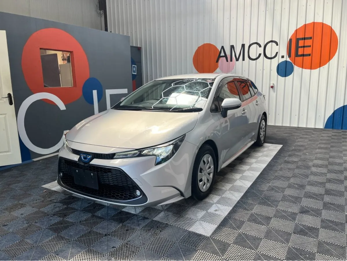 Toyota Corolla 1.8 Hyrbid / 102k KMs / Reverse Ca - Image 3