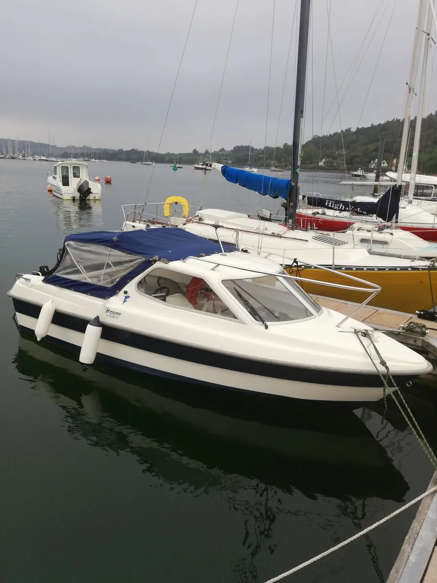 Flipper 520ht Sports cabin boat & 40hp Mercury EFI - Image 2