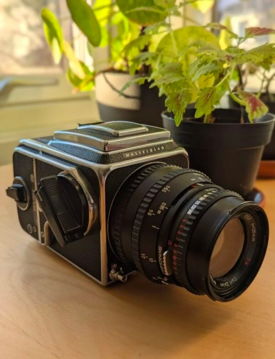 RENTAL: Hasselblad 500cm - Image 1
