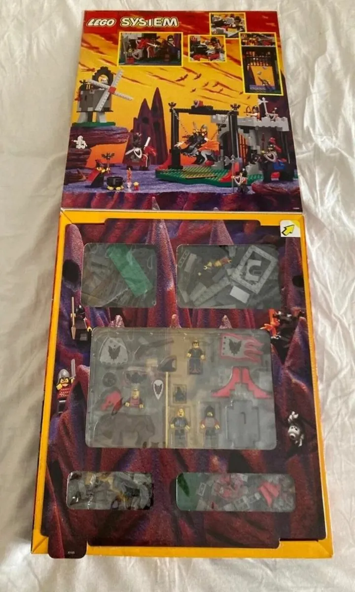LEGO 6097 Night Lord's Castle Knights Castle Castl - Image 2