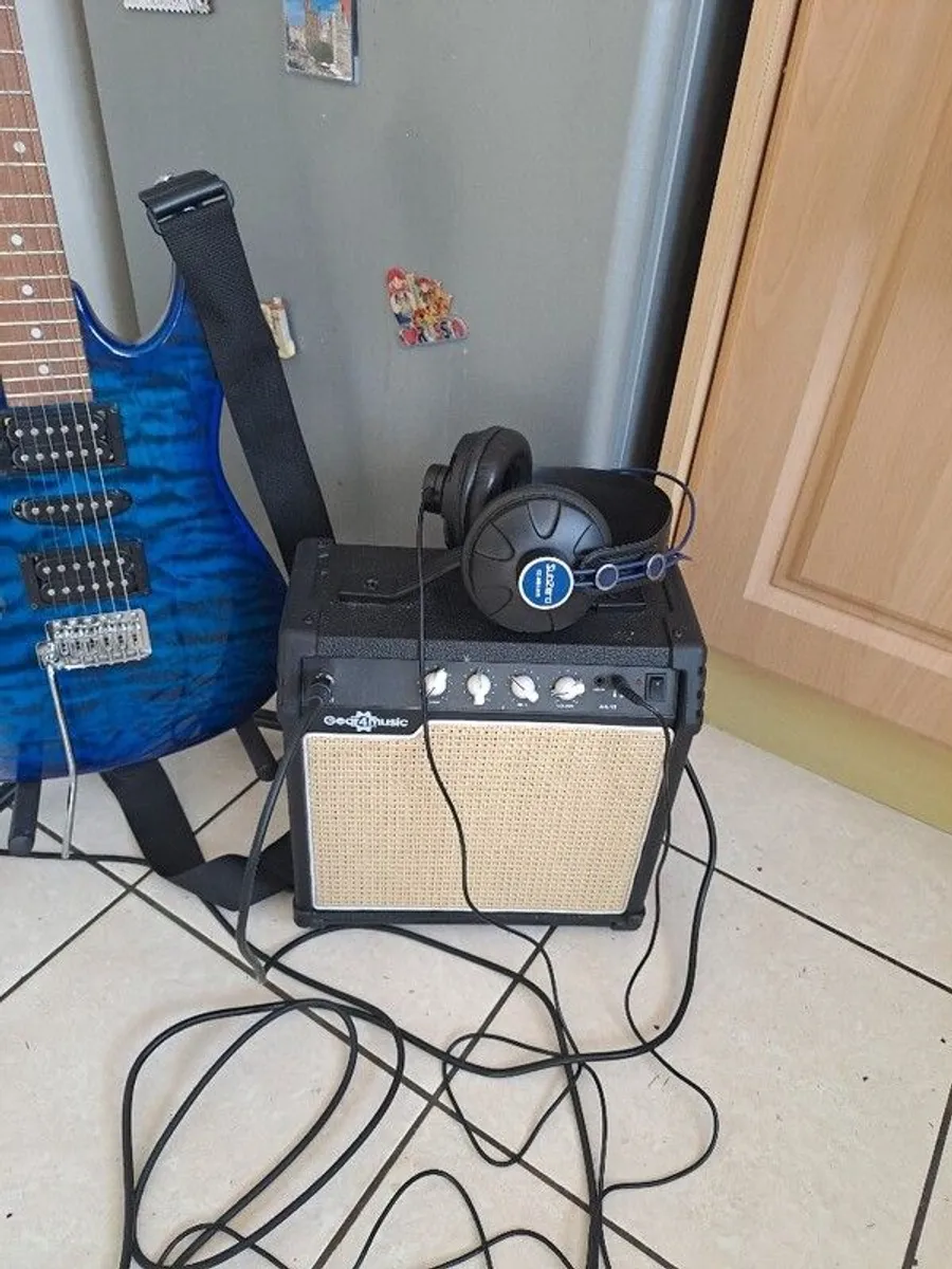 left handed electric guitar & accessories - Image 4