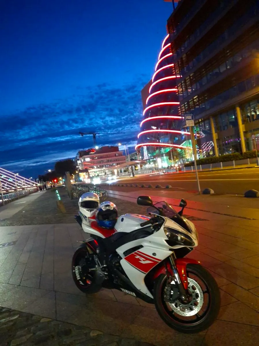 Yamaha r1 - Image 1