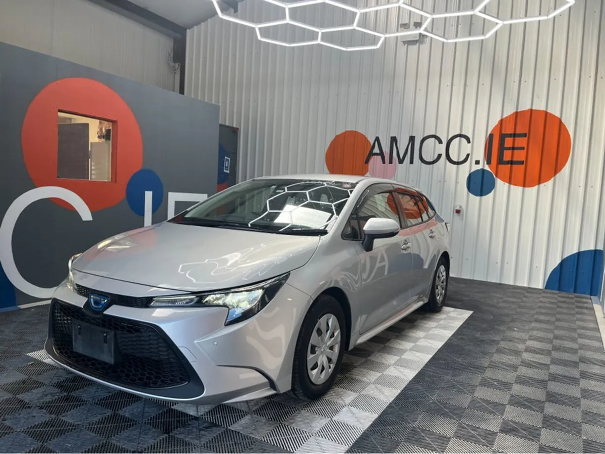 Toyota Corolla 1.8 Hyrbid / 112k KMs / Reverse Ca - Image 3