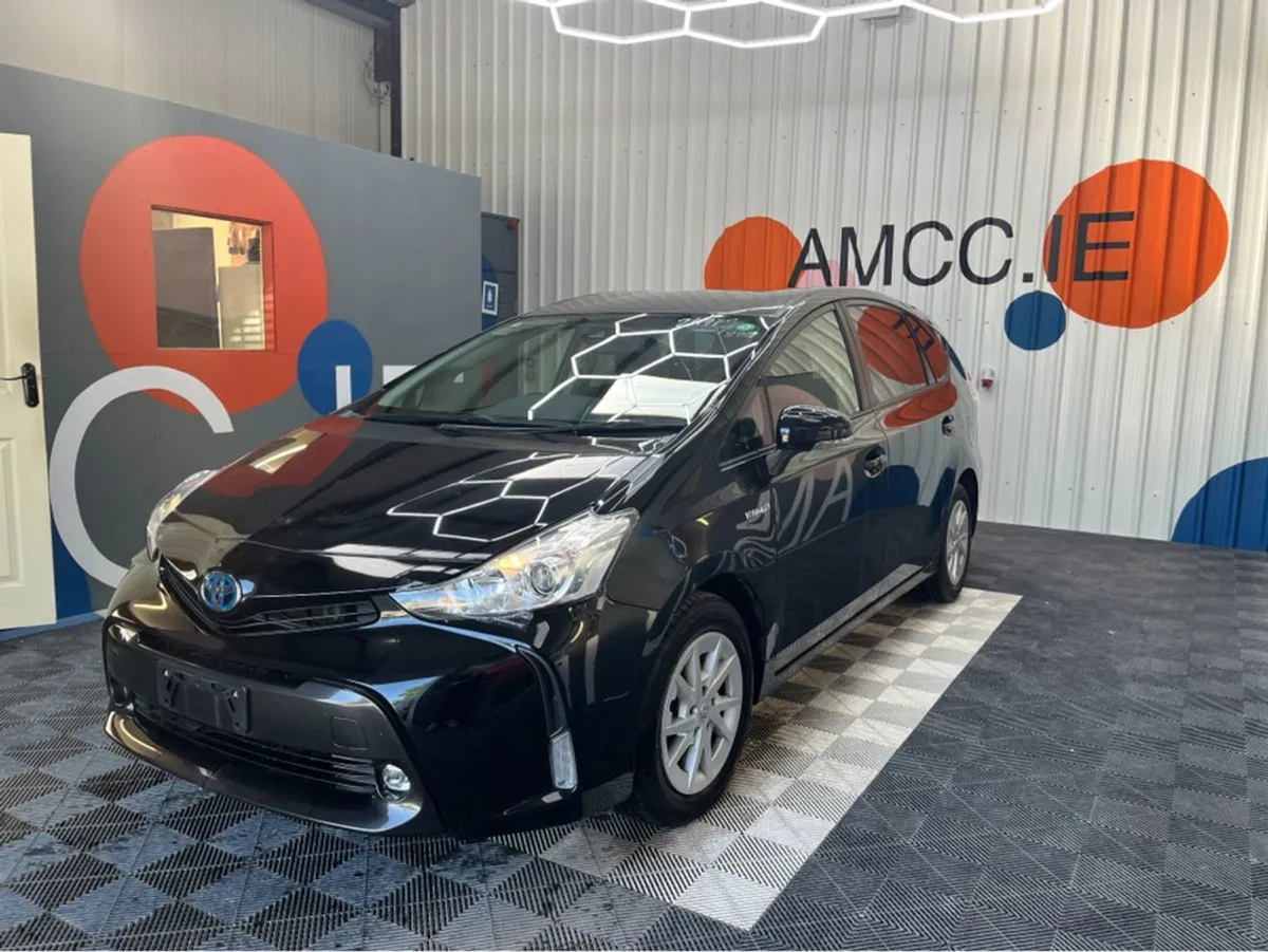 Toyota Prius 1.8 Hyrbid / 63k KMs / Reverse Camer - Image 4