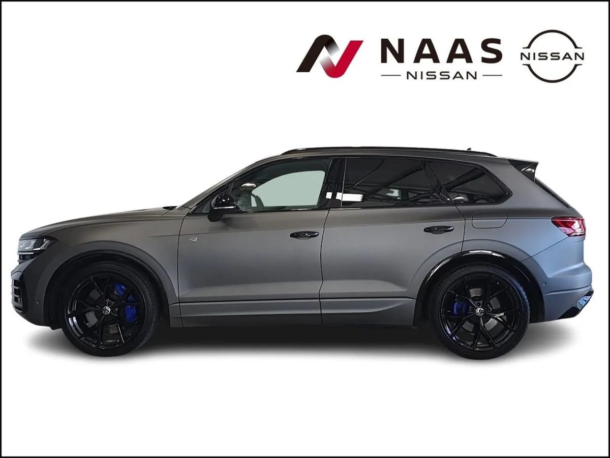 Volkswagen Touareg 3.0 V6  R  TSI Phev Auto 462bhp - Image 4