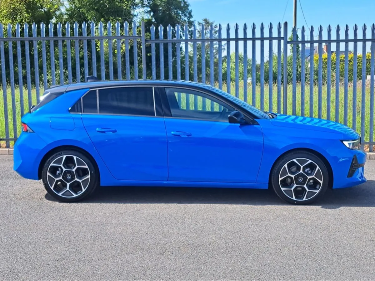 Opel Astra GS 1.2turbo 130BHP  leather/suede Inte - Image 2