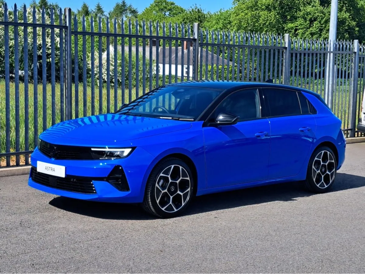 Opel Astra GS 1.2turbo 130BHP  leather/suede Inte - Image 4