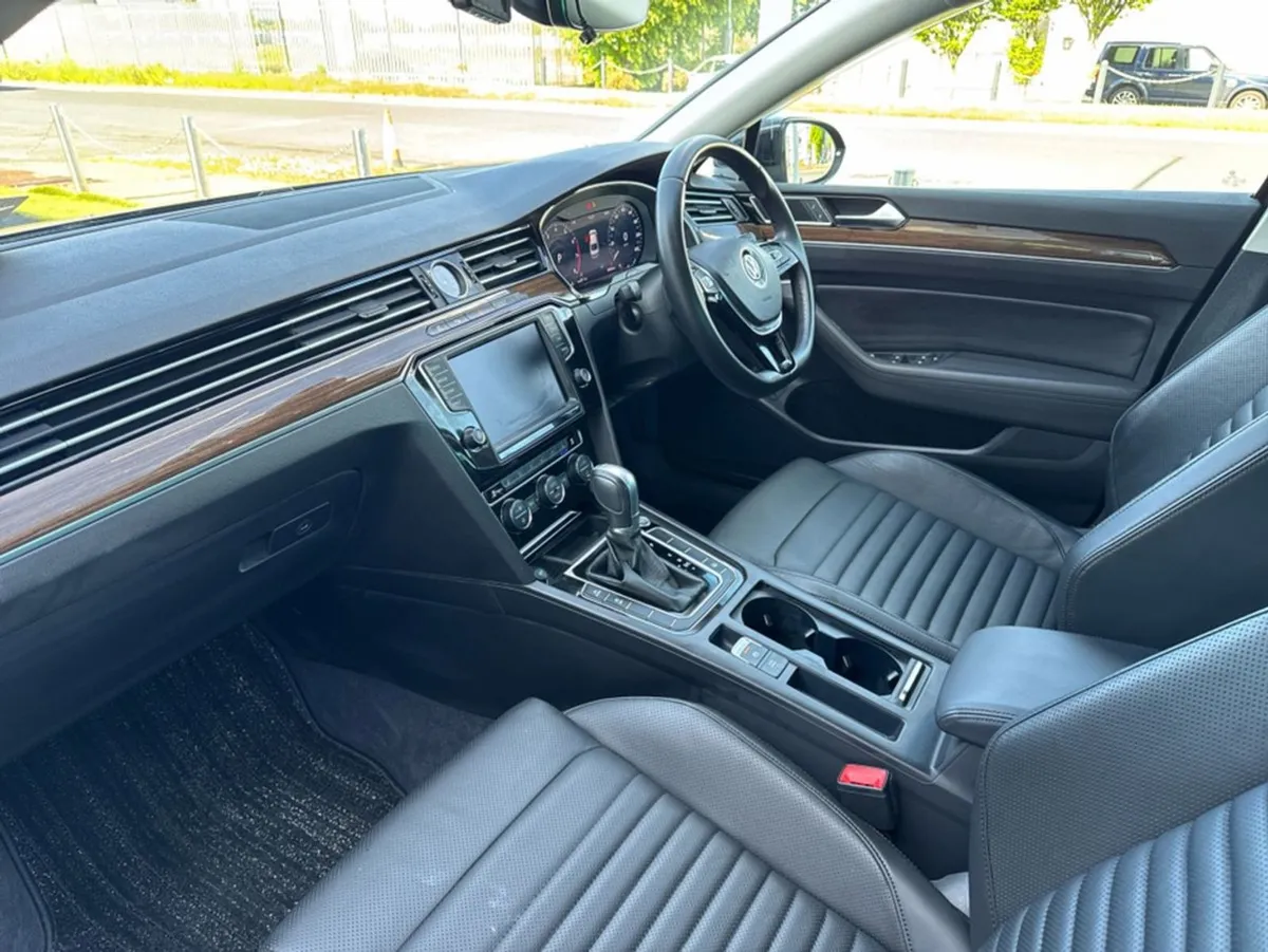 Volkswagen Passat 1.4l Petrol Automatic  massage - Image 3