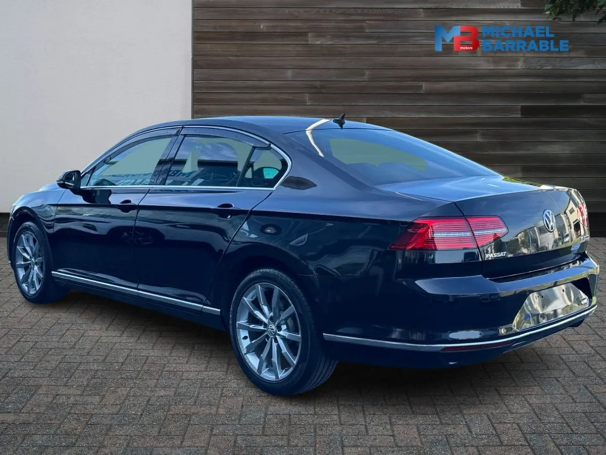 Volkswagen Passat 1.4l Petrol Automatic  massage - Image 4