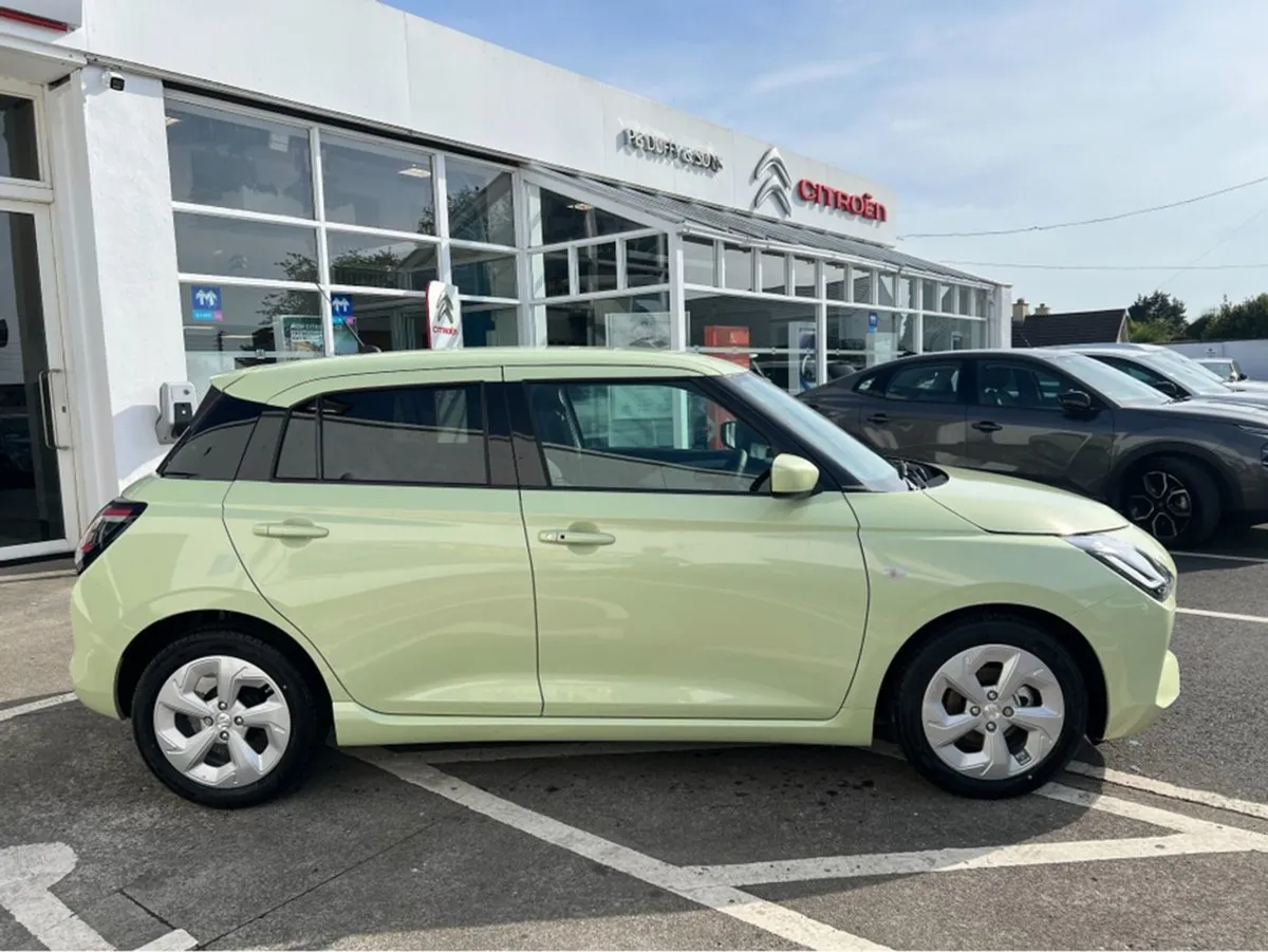 Suzuki Swift Mild Hybrid Motion 1.2 Auto - Image 2