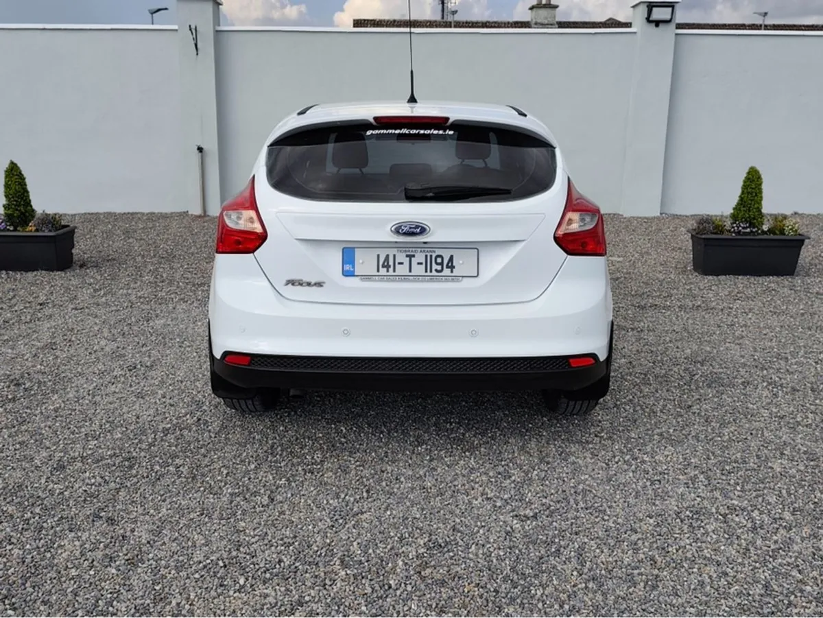Ford Focus Edition 1.6 95ps 2014MY 4DR - Image 3