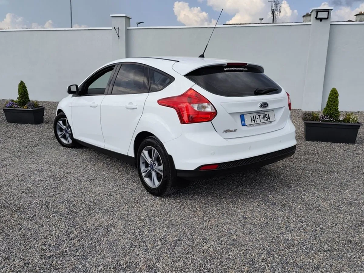Ford Focus Edition 1.6 95ps 2014MY 4DR - Image 4