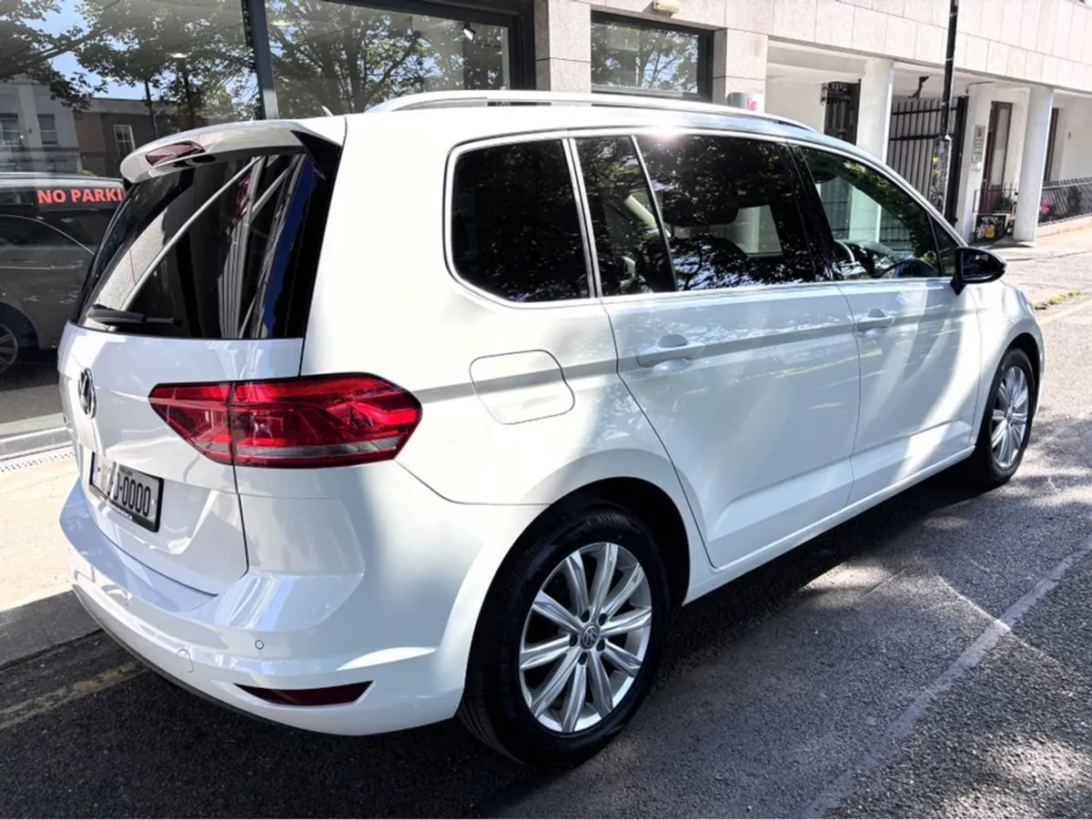 Volkswagen Touran 1.4tsi Auto Highline 7 Seat - Image 2