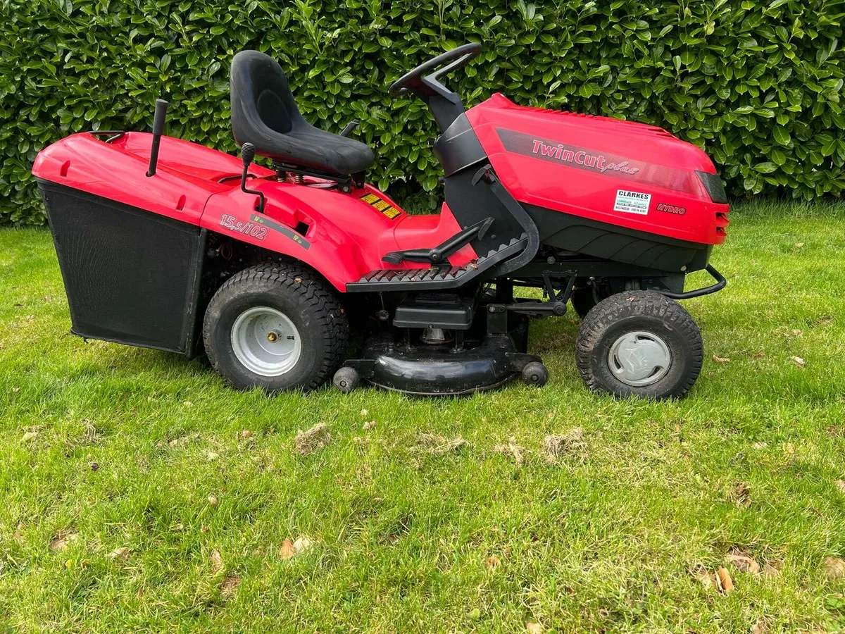 Ride on mower - Image 1