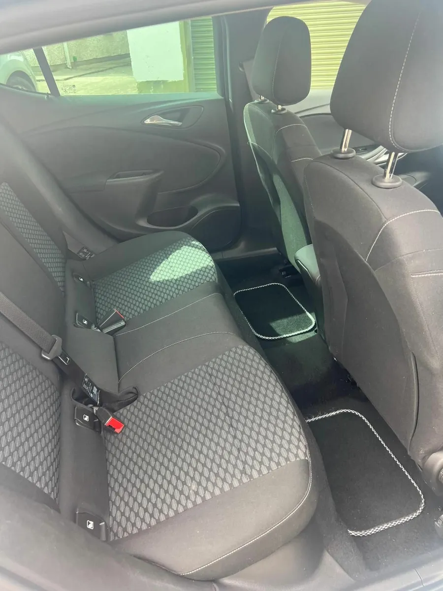 Vauxhall Astra 2018 - Image 4