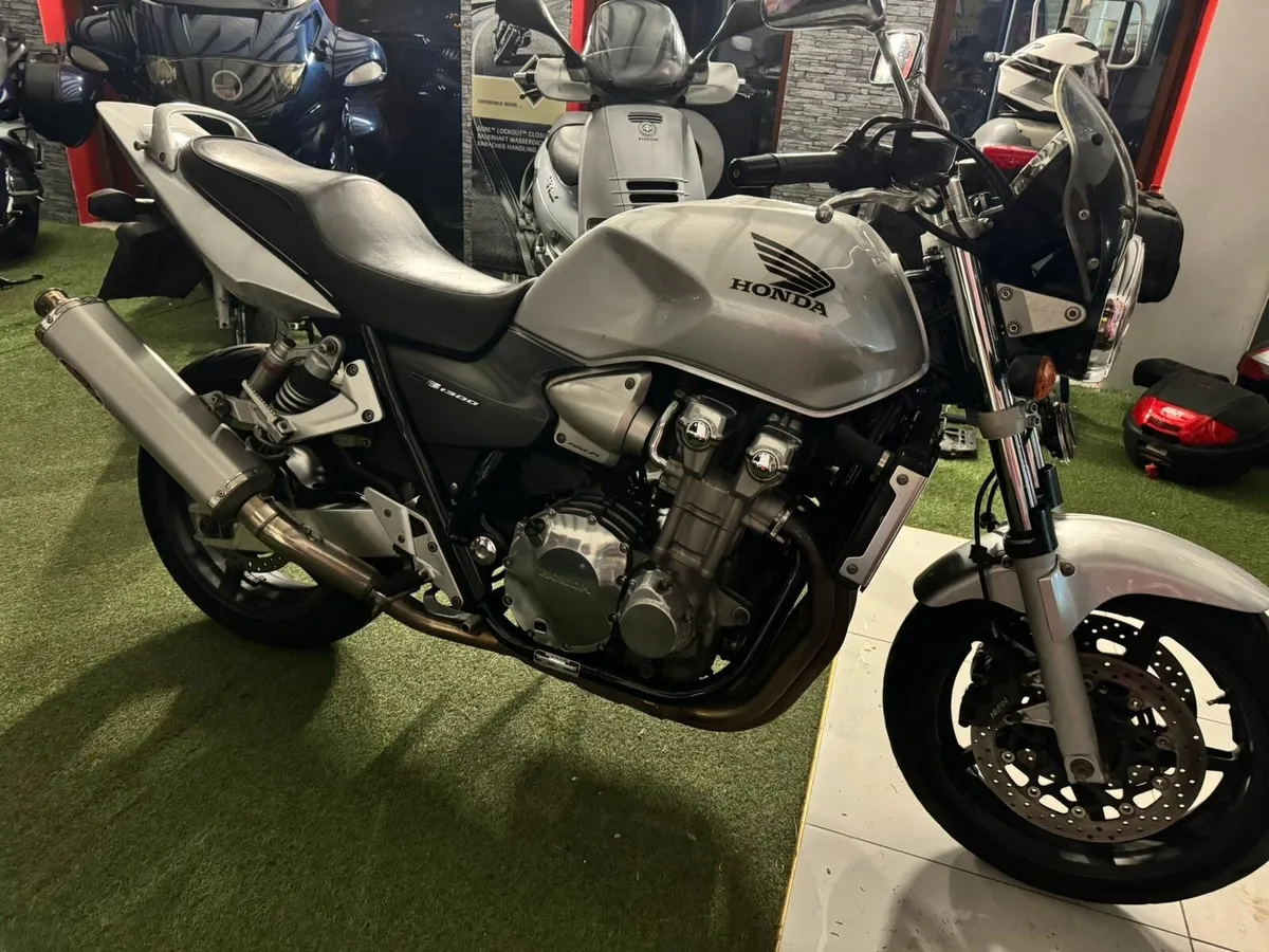 Honda cb1300 , yamaha tr1 , cb900 vf1000 - Image 1