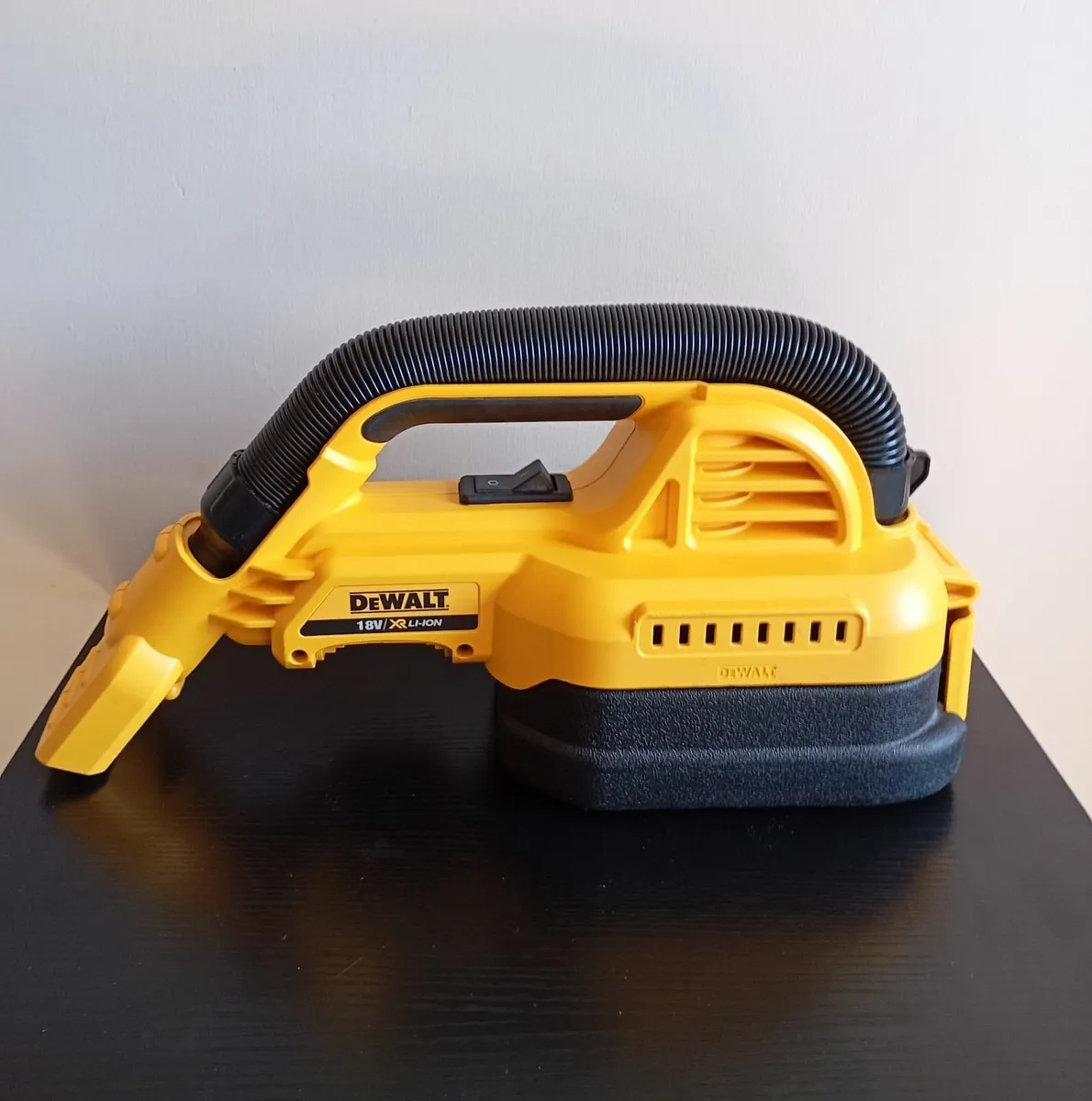 DeWalt Vacuum - Image 1