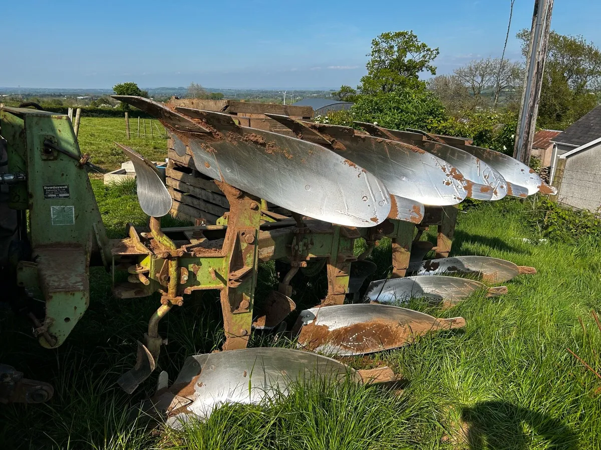 Dowdeswell DP7 4 fur reversible plough - Image 3