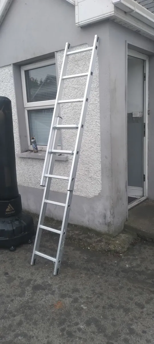 Handy 2 way ladder in excellent condition - Image 1