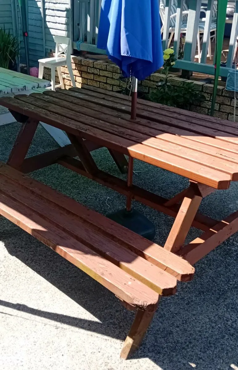 PICNIC TABLE - Image 2