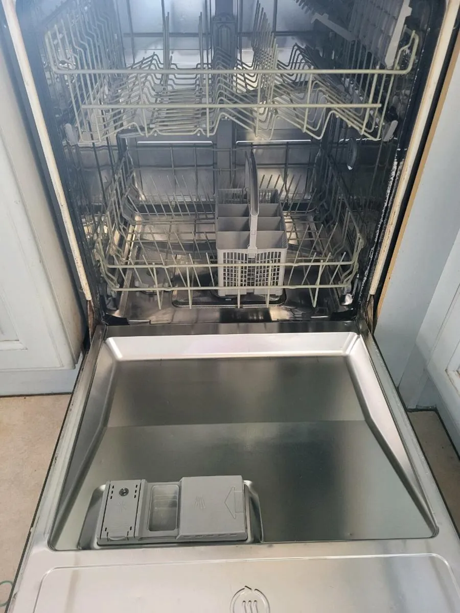 Dishwasher - Image 2
