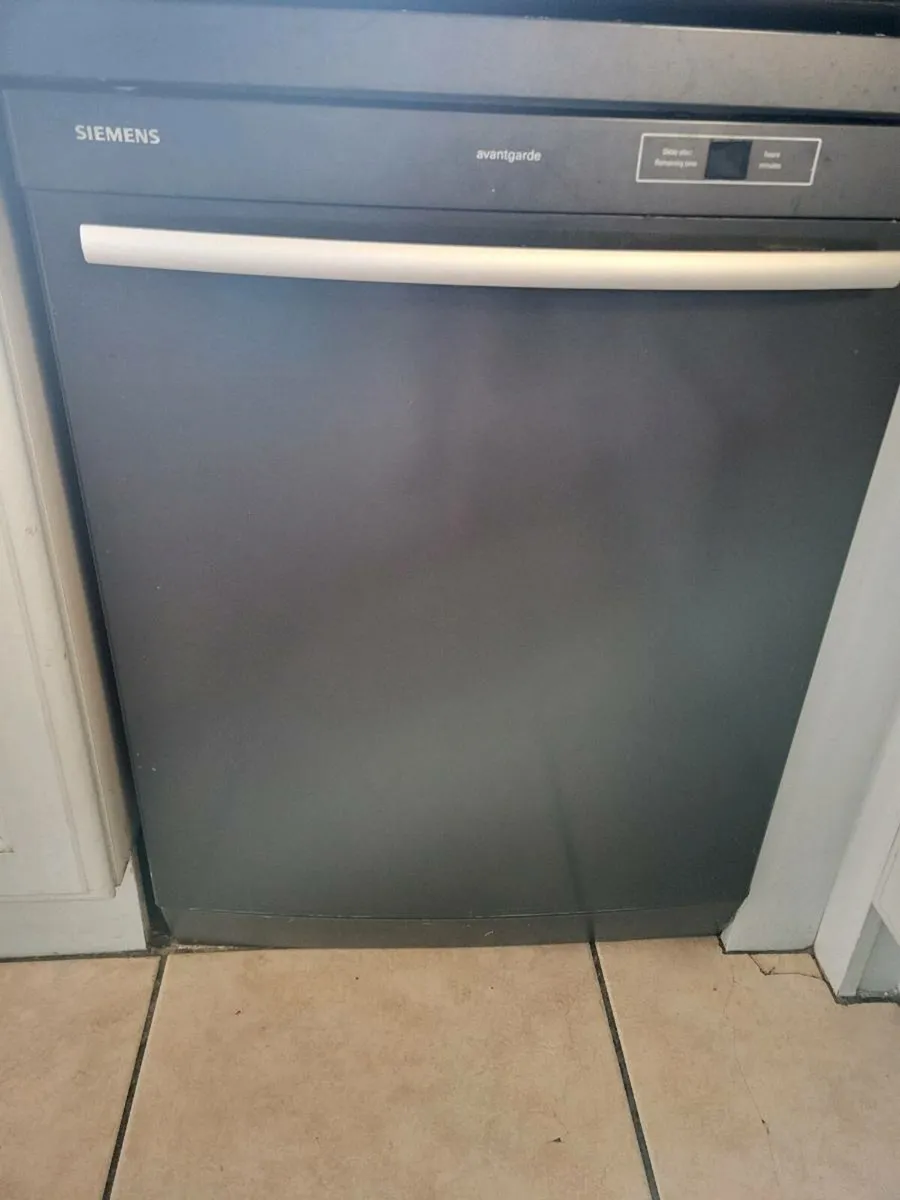 Dishwasher - Image 1