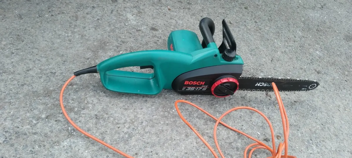 Bosch 35_17s electric chainsaw piece too sell - Image 1