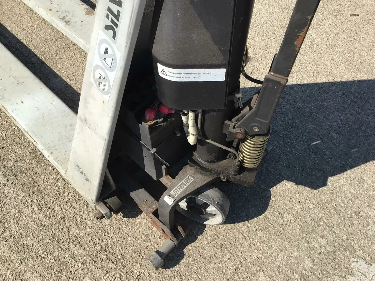 Pallet Truck - Image 2