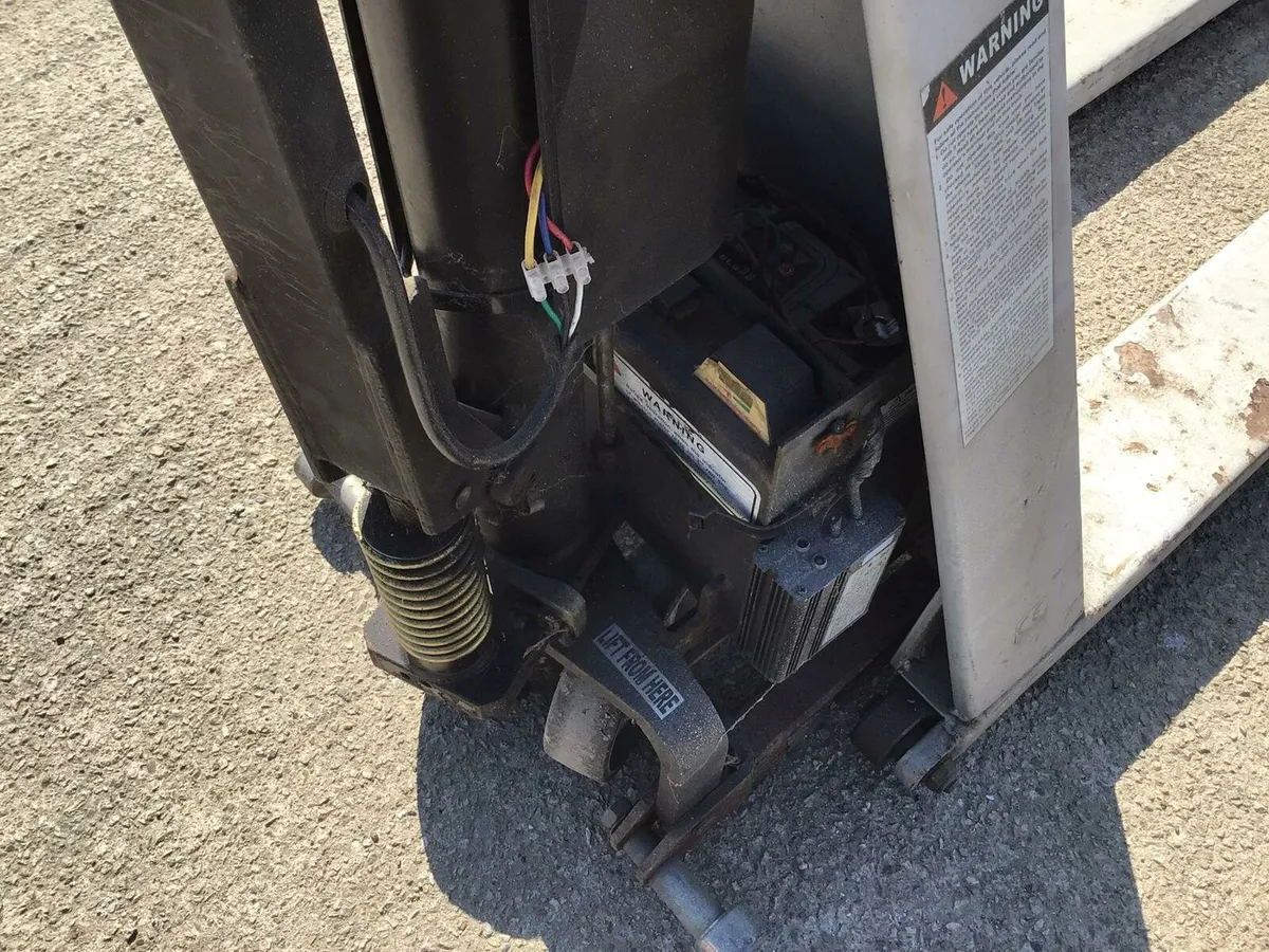 Pallet Truck - Image 4