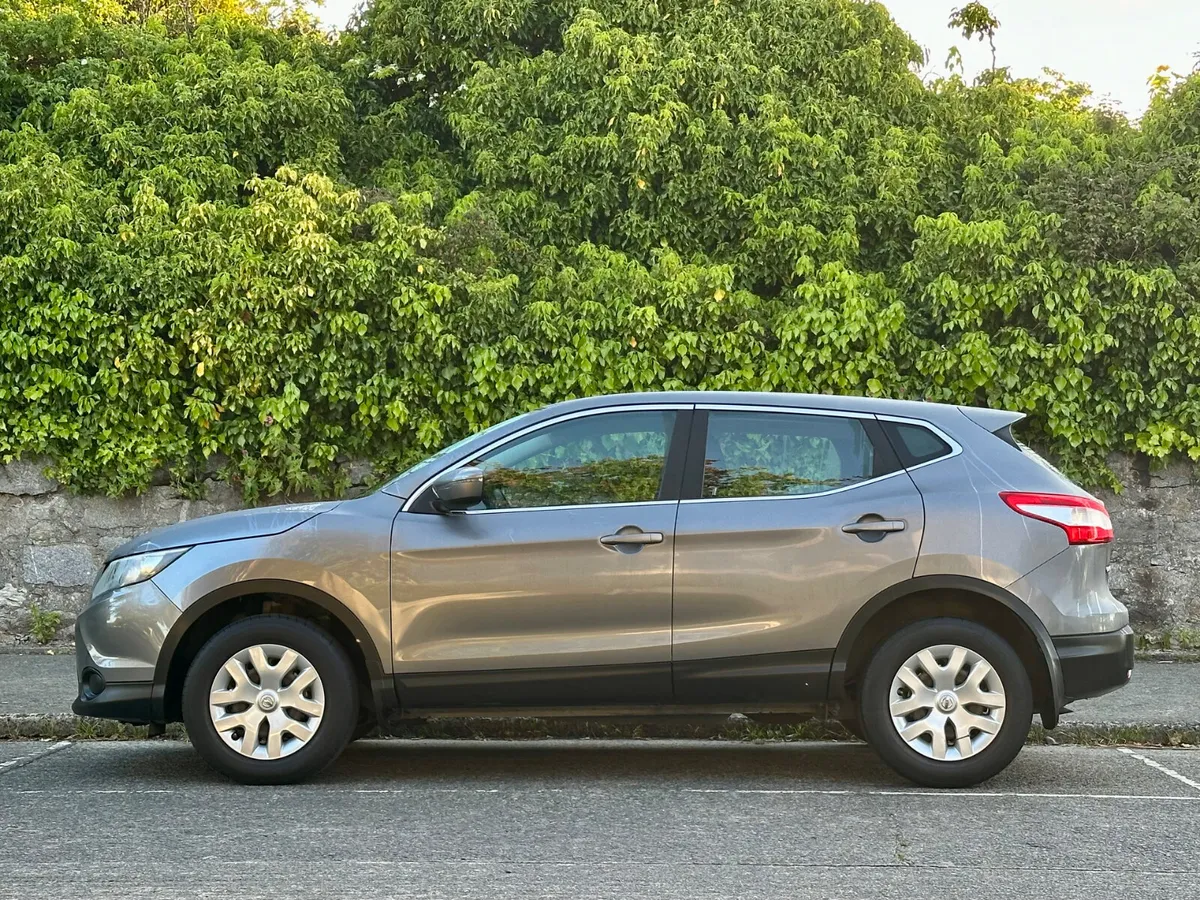 Nissan Qashqai 1.2 Petrol XE with low km. - Image 3