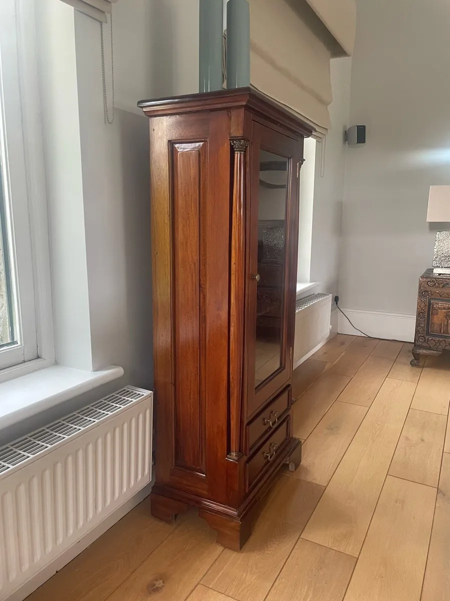 Mahogany Display Unit - Image 1