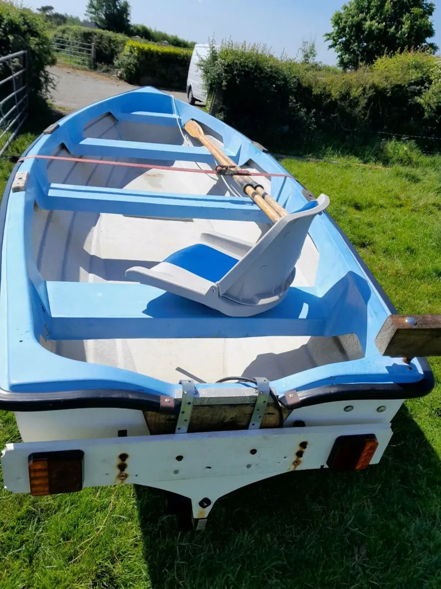fishing boat 17ft - Image 1