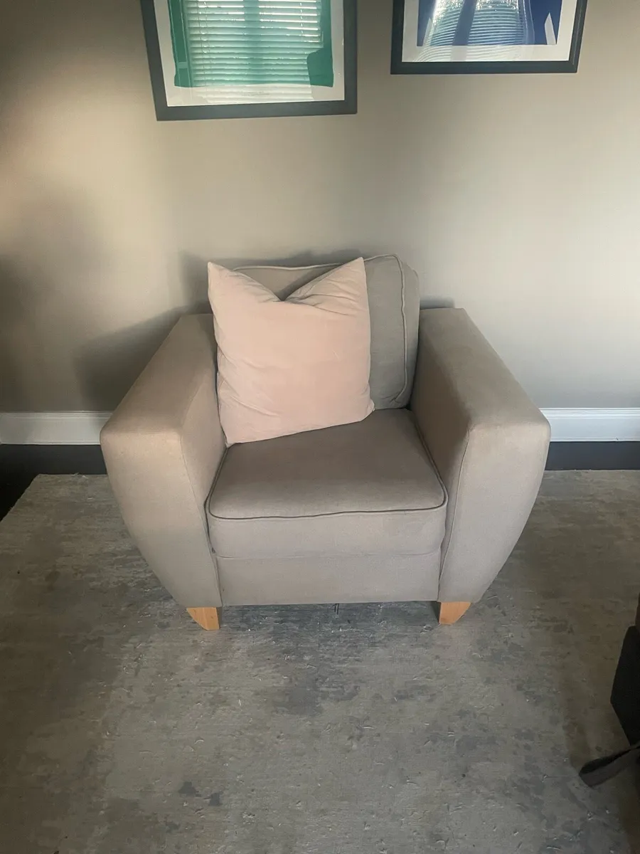 Armchair - Image 1